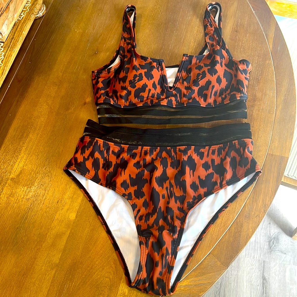 Women’s Shein medium 2 piece leopard print bikini